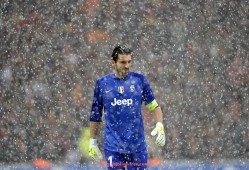 世俱杯直播-篮球战术布置中“假掩护战术”在应对高强度防守中效果分析