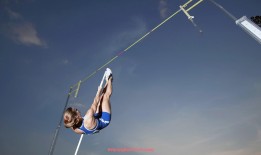 世俱杯直播-世俱杯球鞋抓地测试标准规范变化及行业影响分析